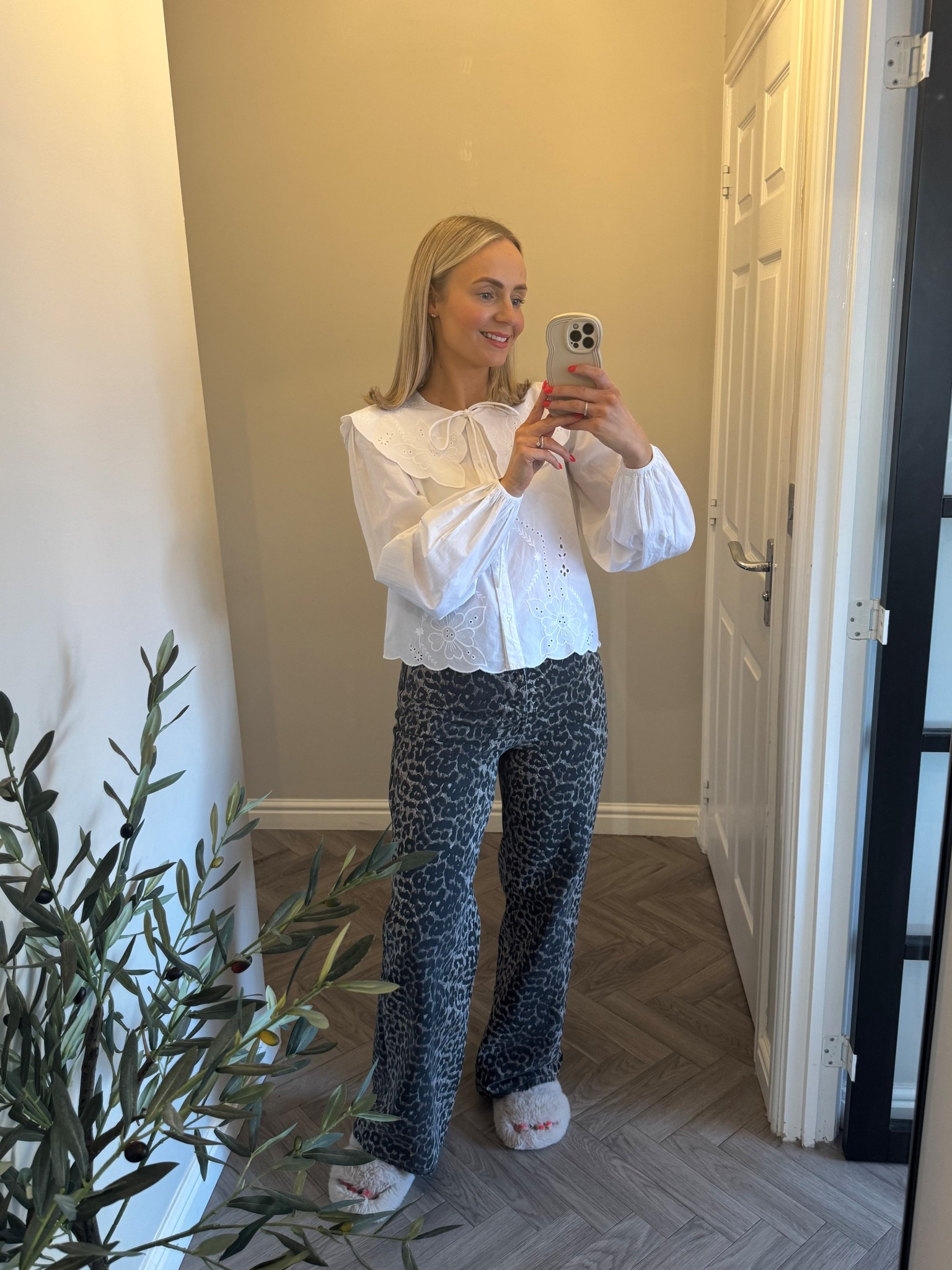 🫧 Love a crisp white shirt!

#LTKwinter #LTKstyletip #LTKuk