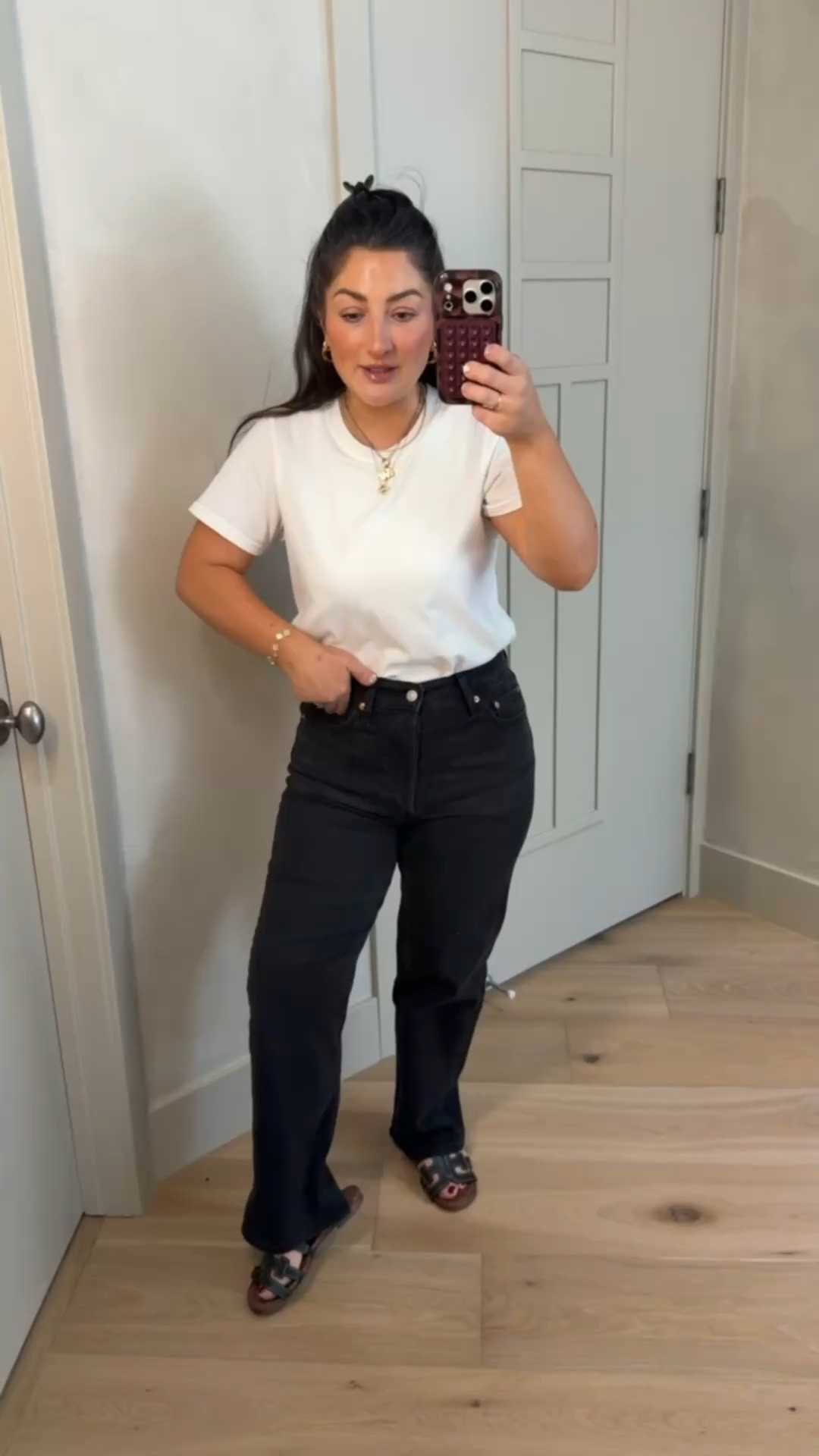 Levi’s on sale!!!
I’m in a size 28 

Relaxed tee with built in bra size small

Petite friendly

#LTKPetite #LTKSaleAlert #LTKootd