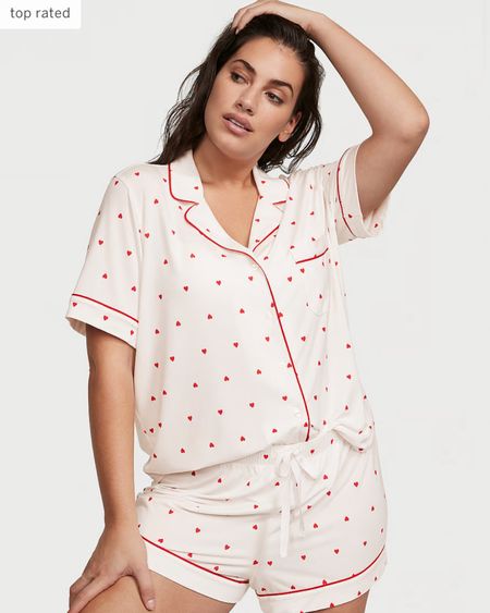 Heart pis for valentines day

Valentines day pjs, heart pajamas, cute pjs



#LTKstyletip #LTKSeasonal #LTKfindsunder100