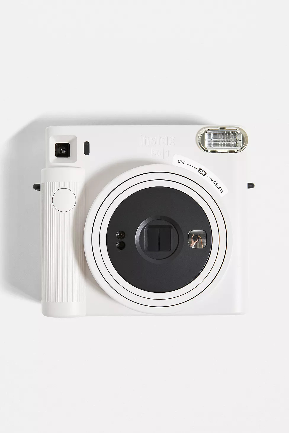 Fujifilm – Kamera „Instax SQUARE SQ1“ in Kreideweiß | Urban Outfitters (EU)