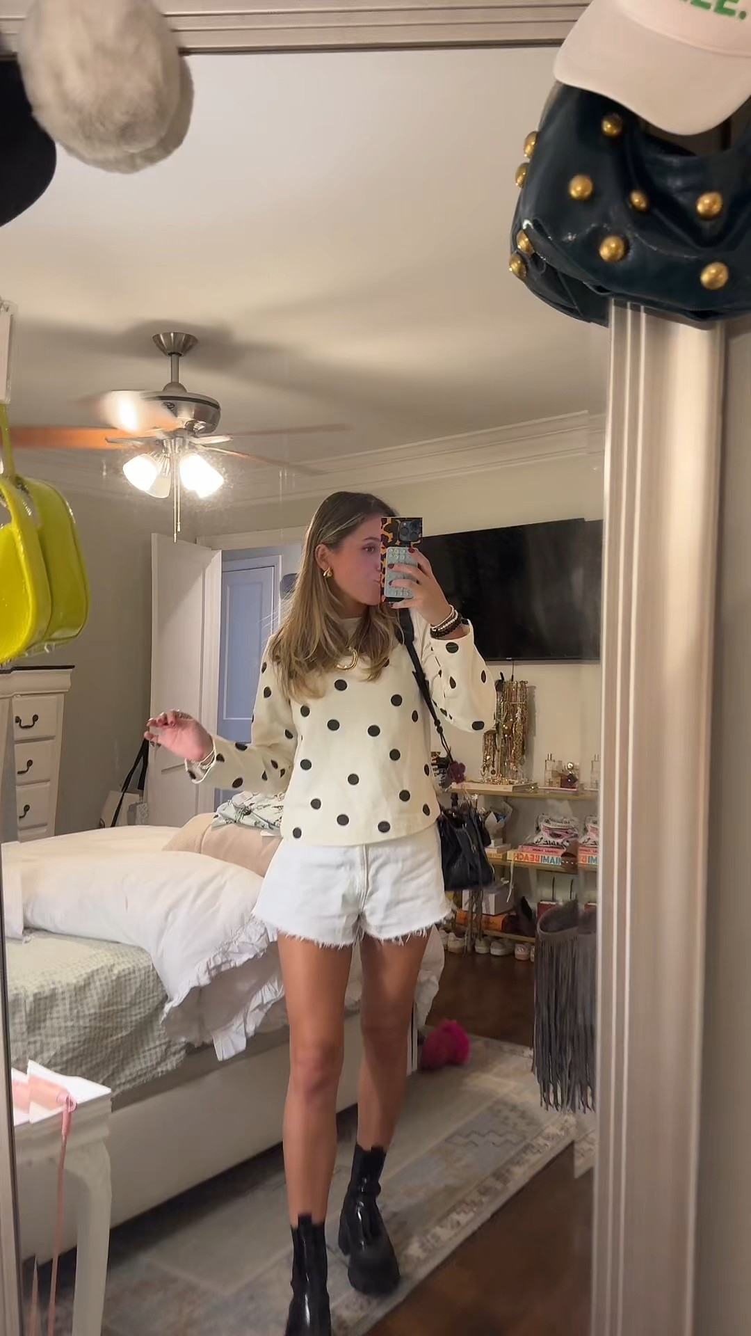 Same top + more - 🤍🖤🤍🖤

#LTKFindsUnder50 #LTKStyleTip #LTKFindsUnder100
