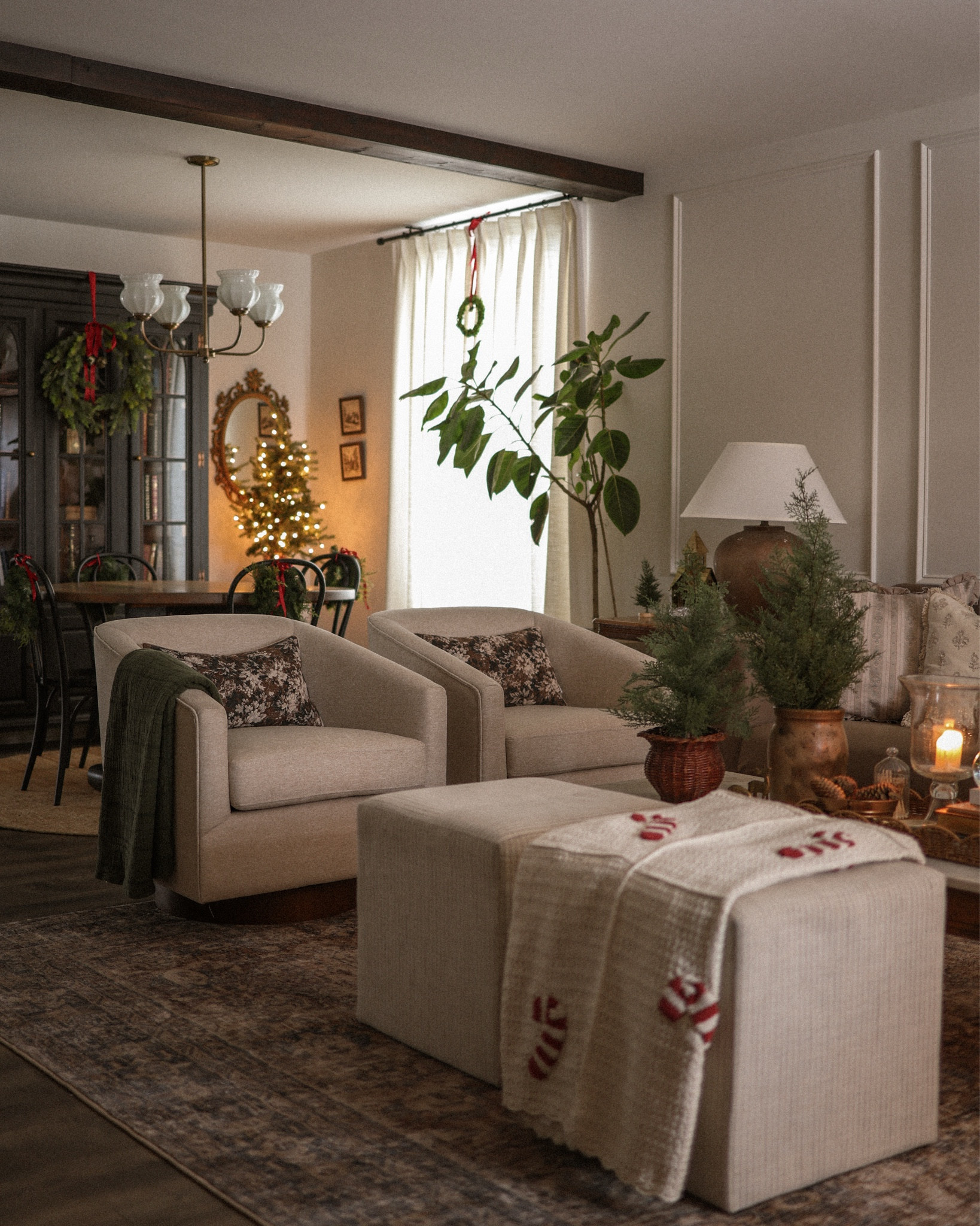 Living room 

#LTKHome #LTKHoliday #LTKSeasonal