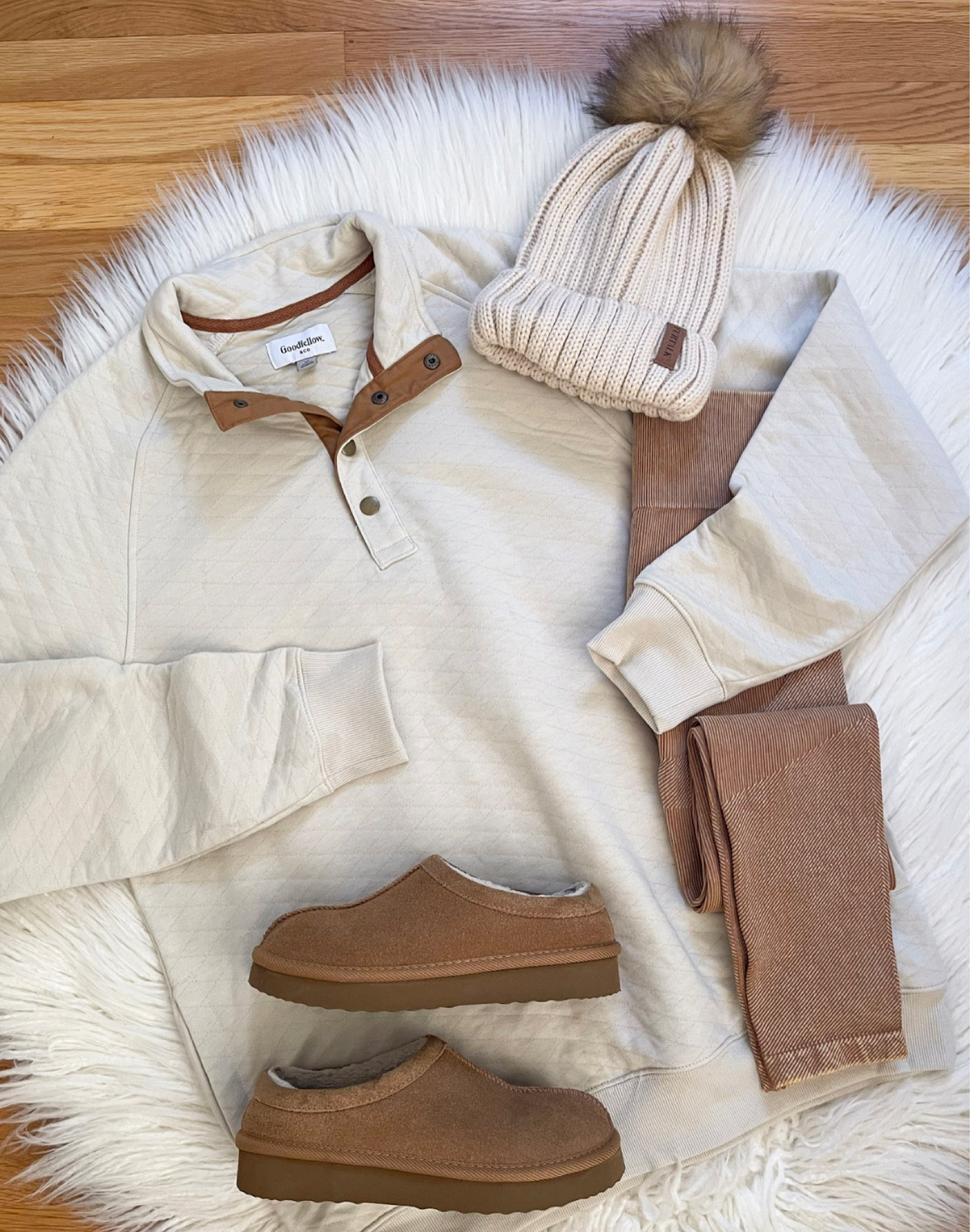 Happy Friday Eve!  Check out this Quilted Pullover I found in the men’s department at Target!  Another GEM! 🤩 I did size up in this one because I wanted it more oversized!  Styled it here with these JoyLab leggings & these popular slippers!  Check out my stories& bio for links 🤍

#LTKfindsunder50 #LTKshoecrush #LTKstyletip