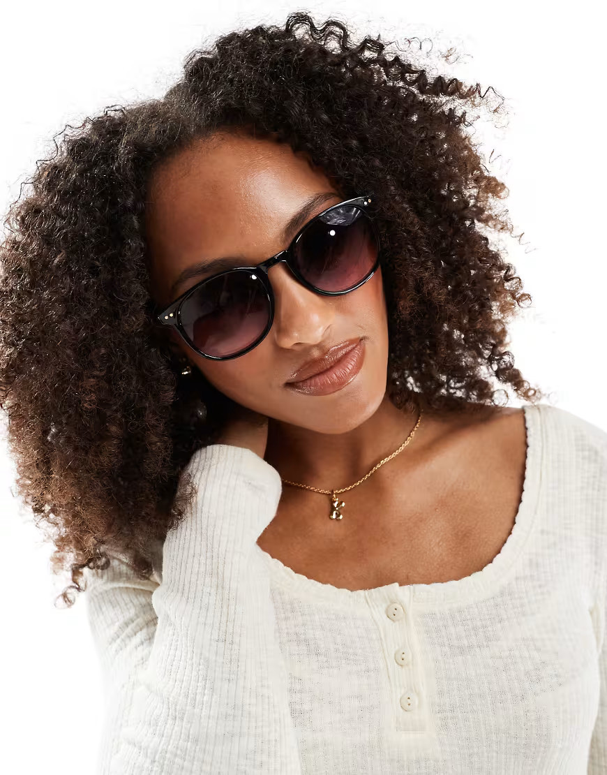 ASOS DESIGN black round sunglasses | ASOS (Global)
