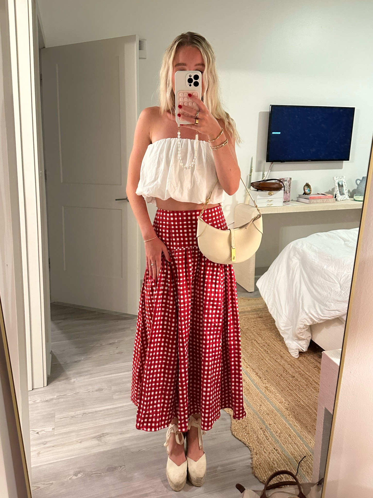 4th of July outfit ❤️ Loved this red skirt from hutch 

#LTKSeasonal #LTKItBag #LTKStyleTip