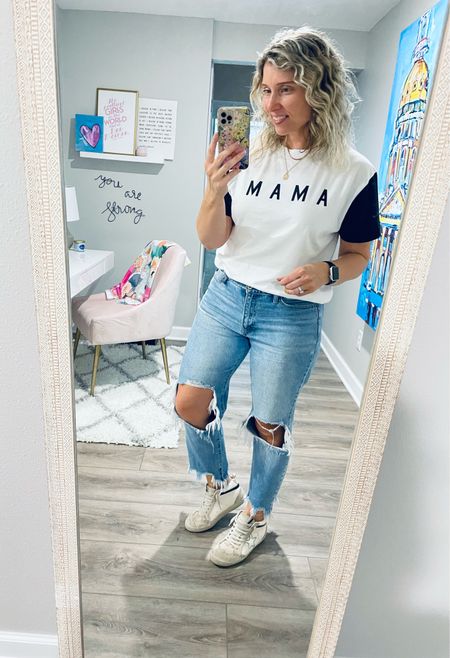 #ootd #mama #weekend 
•
•
You know what’s not pictured…a six pack of exploded Fresca that got left in the freezer. 🧽🥽🥤✨🤪
•
•
Just what every Saturday needs right?? 
•
•


#LTKU #LTKfindsunder50 #LTKmidsize
