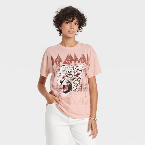 Women's Def Leppard Animal Print Short Sleeve Graphic T-Shirt - Pink | Target