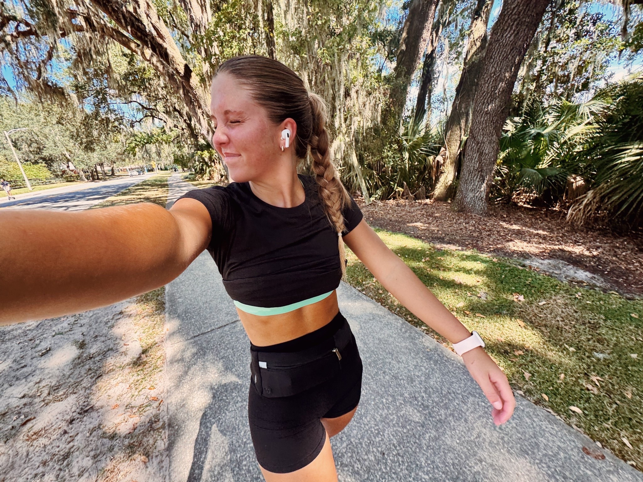 Morning miles OOTD 💚🏃🏼‍♀️ 

#LTKFindsUnder50 #LTKActive #LTKStyleTip