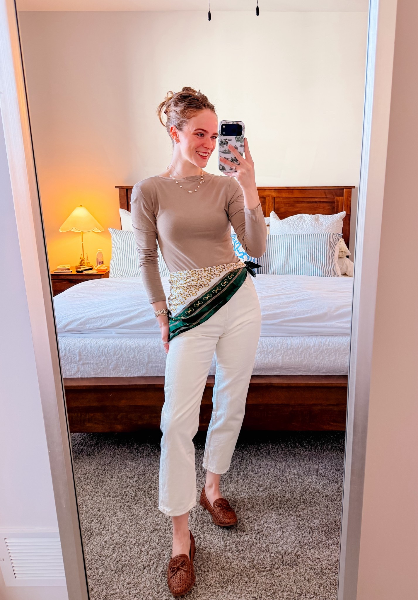 A trend I’m loving? Scarf belts!! So so so so cute and such a fun way to mix up a basic outfit!! 

#LTKootd