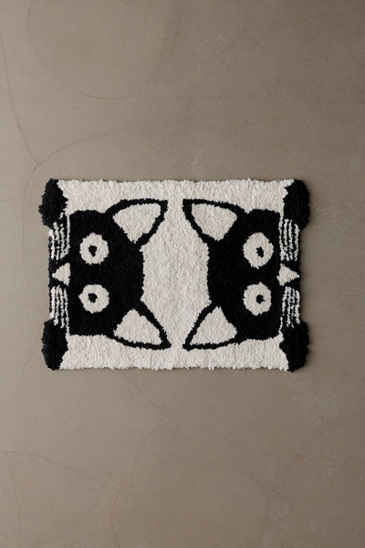 Peeking Cat Tufted Rug | Urban Outfitters (US and RoW)