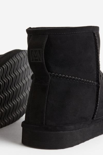 Boots mit warmem Futter | H&M (DE, AT, CH, NL, FI)