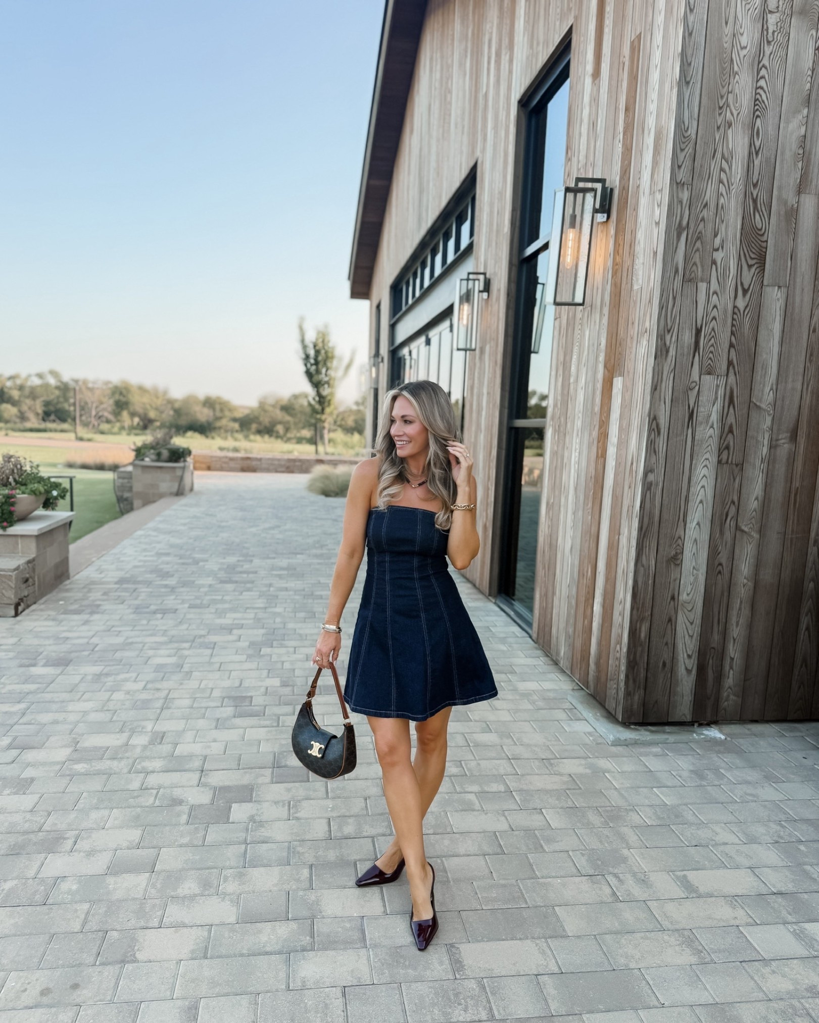 Abercrombie denim dress! Perfect outfit for fall transition! // I’m 5’3 and wearing an xs regular! Heels run tts!

#LTKStyleTip #LTKSeasonal #LTKCon