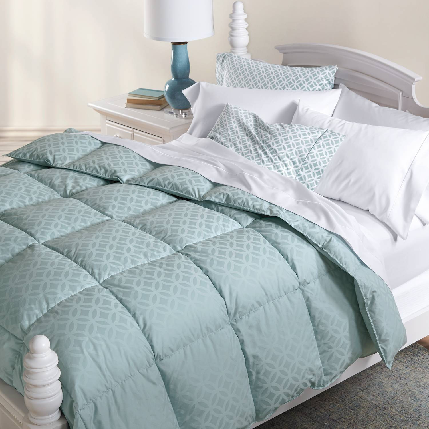 700 Fill Power Meridian Down Comforter | Cuddledown