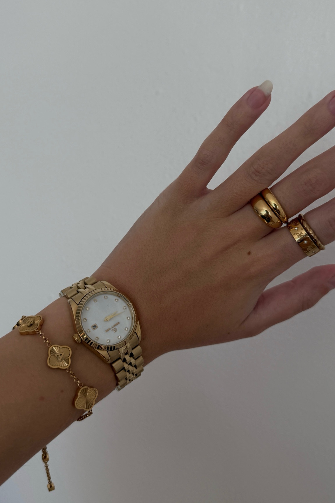 My go-to winter stack! ❄️ Code LTK2FOR1 to save! #ad #AbbottLyon 

#LTKU #LTKGiftGuide #LTKFindsUnder100