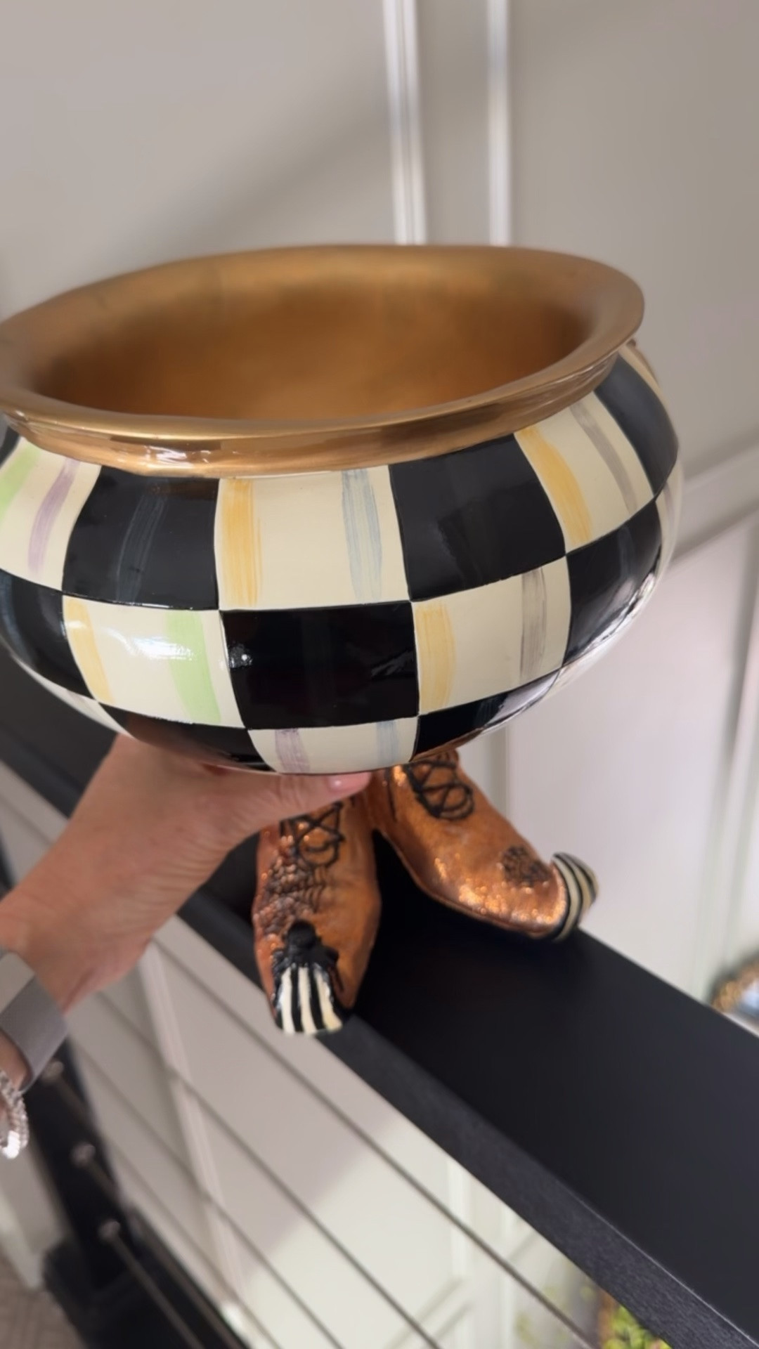 Cauldron included in sale

#LTKOver40 #LTKHome #LTKPlusSize