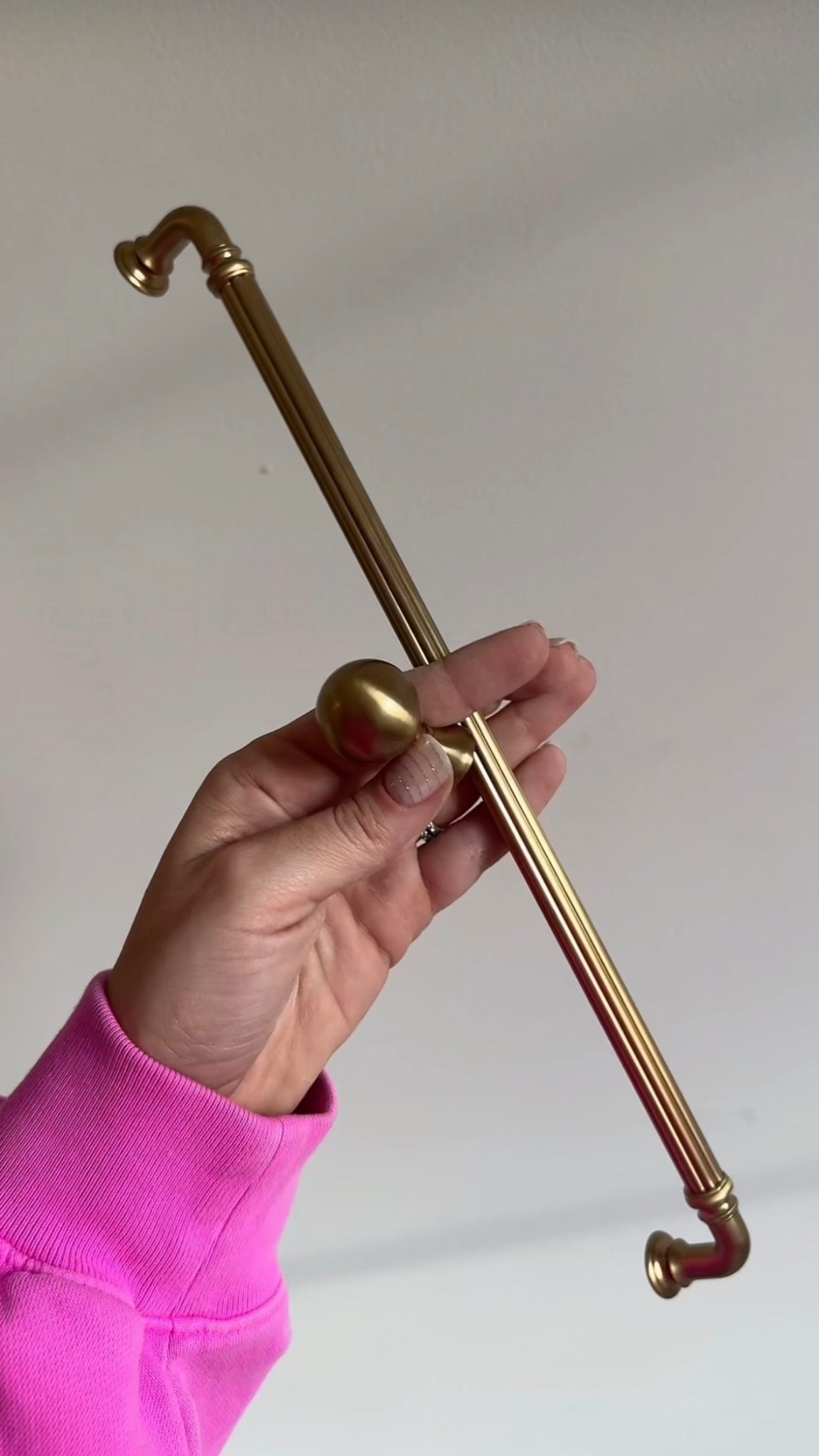 Kitchen hardware in honey bronze 