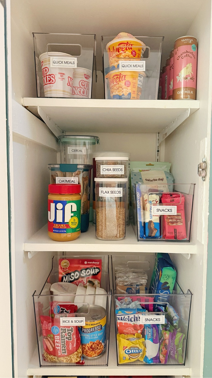 Got a deep pantry you can’t figure out?? There are SO MANY of these here in LA! 

The first step in any pantry transformation is going through and pulling everything out to discard anything that’s gone bad or you won’t eat. I can almost guarantee there will be at least one or two things you didn’t realize weren’t good anymore!

Step 2 is getting product that will reach the back of the pantry (or as far back as possible). This is where we can help out, since we are product experts!

Step 3 is making sure that everything is in its own category when placing back into the pantry. This way you can find what you’re looking for easily and cooking is a breeze. 

Add labels to make it a no brainer, and you’re done!
•
•
•
#pantryorganization #pantrybeforeandafter #deeppantry #organizedpantry #kitchenorganization #organizedkitchen #spacesbyemily #losangelesorganizers #losangelesorganizer