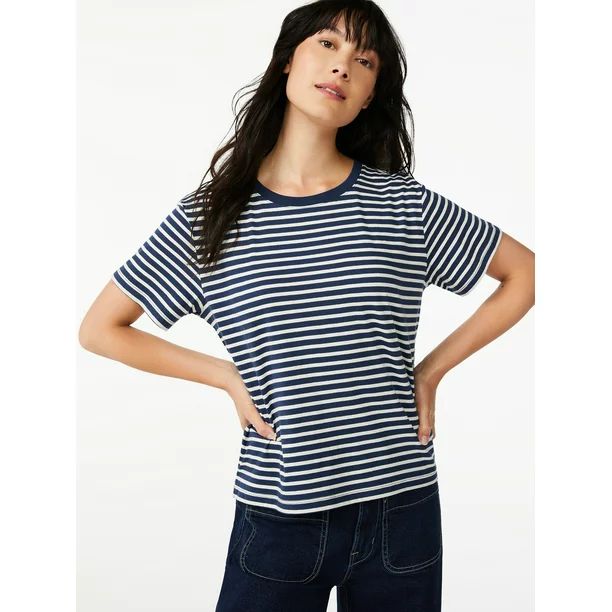 Free Assembly Women's Cropped Box T-Shirt with Short Sleeves | Walmart (US)
