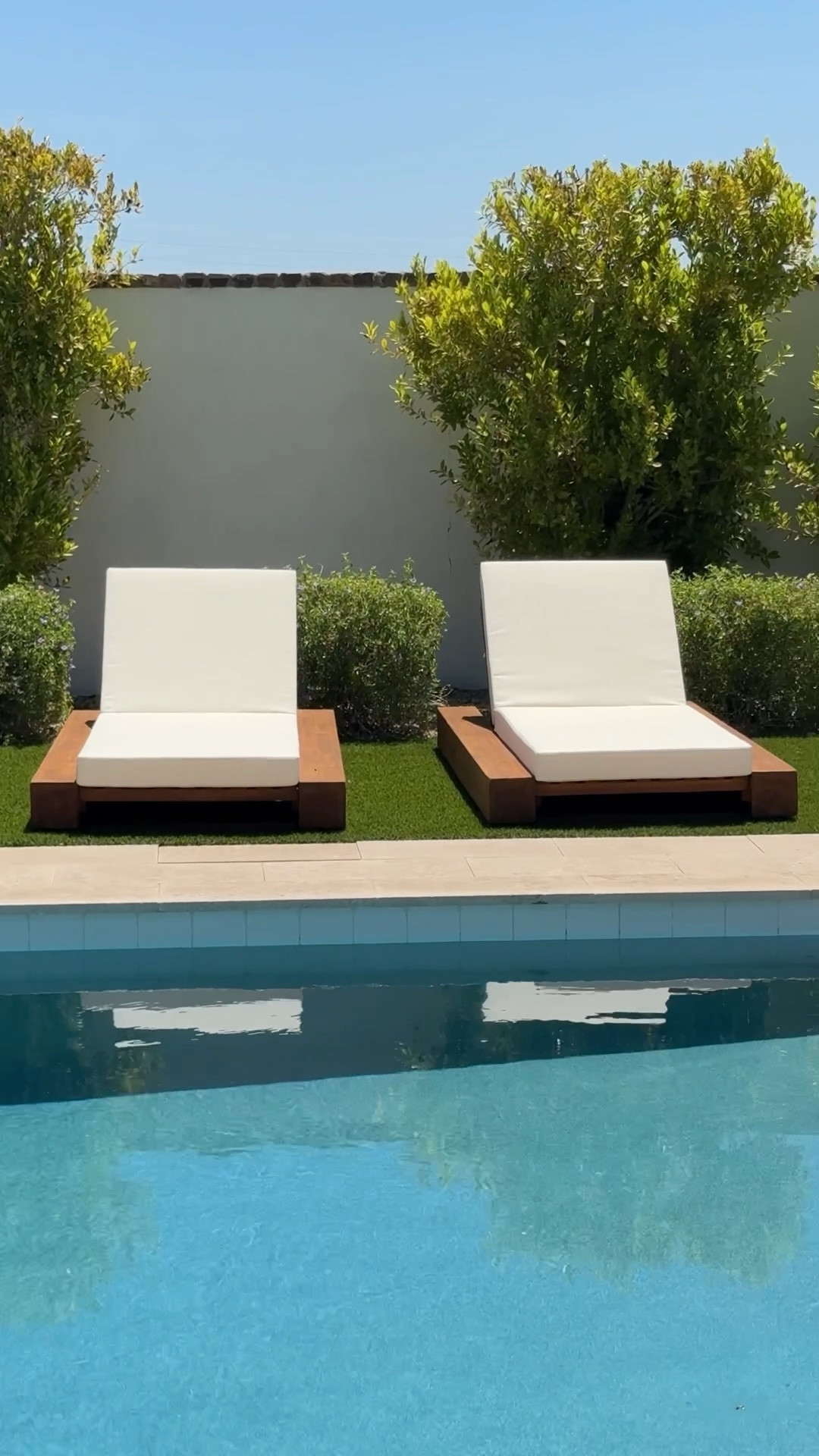 Our pool lounge chairs ☀️
#summer #outdoor #home