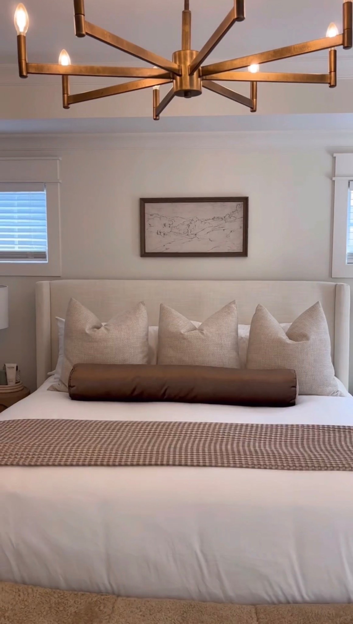 Starting the day on the right foot 🤍 there’s nothing like a freshly made bed



Morning routine, made bed, bedroom inspo, home decor, neutral, minimalism, clean home, sidneymarieduke

#LTKHome