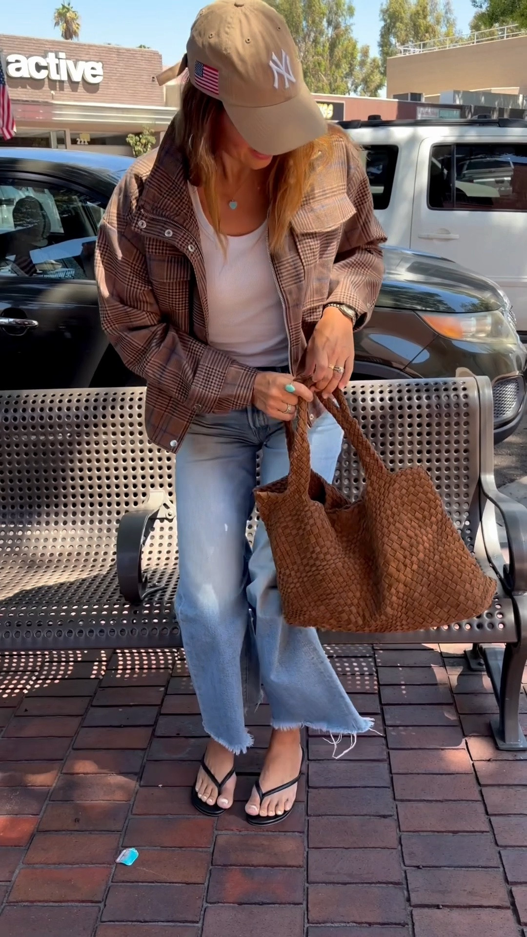 Jeans tts
 jacket runs oversize. I wear a small tank and a small beak bag is woven leather, gorgeous. ￼