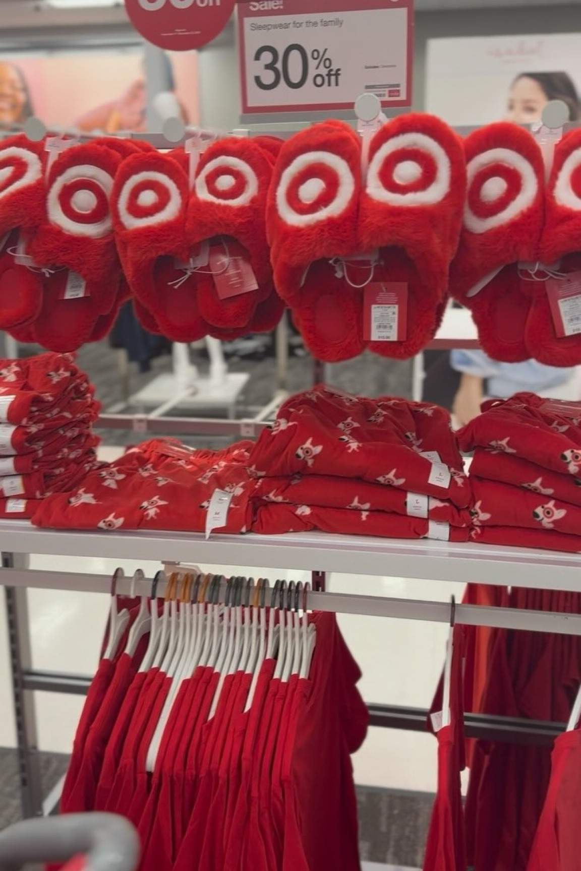 Stop! 🎯 Have you seen this Target Marching PJs?❤️
They are 30% OFF now! Pants and shirts are $7 and slippers are $15!🏃🏻‍♀️
#target #targetstyle #targetmusthaves #christmaspjs #christmas #explore #sharemytargetstyle