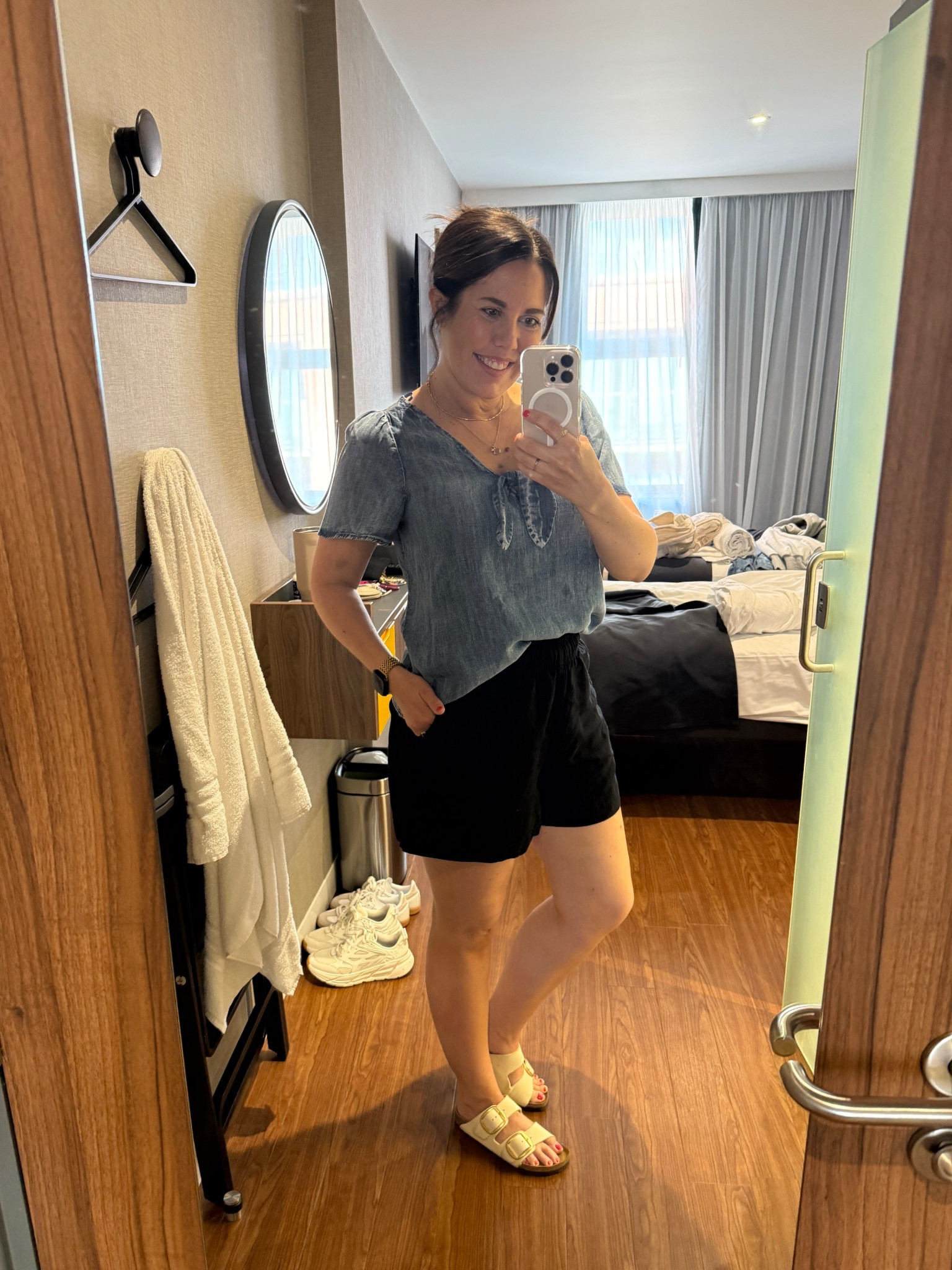 Easy summer travel outfit 