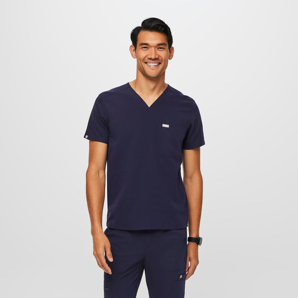 Men's Chisec Three-Pocket Scrub Top™ - Navy · FIGS | FIGS