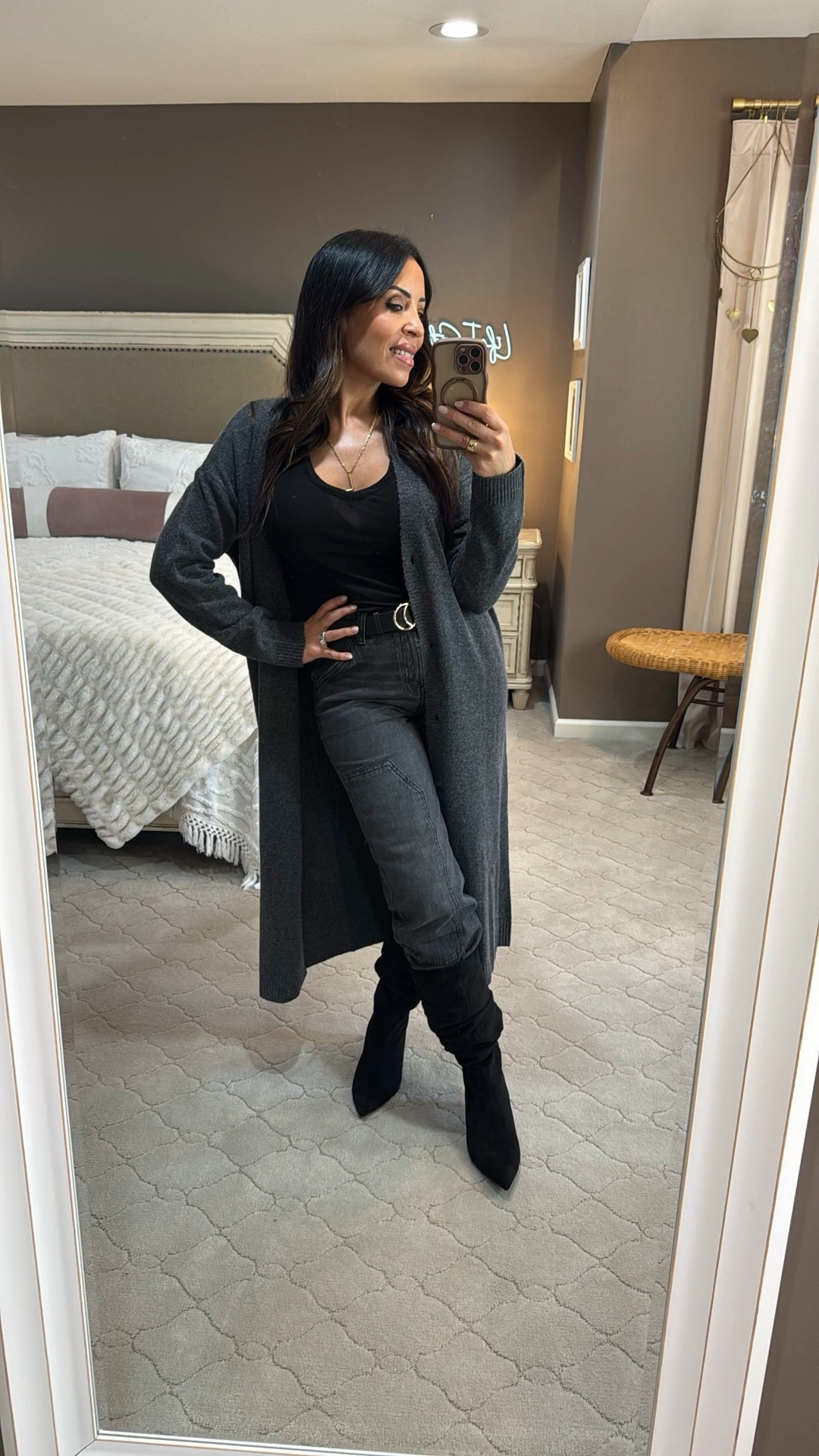 Obsessed with this cozy, monochromatic look from Walmart! 🖤
It’s incredibly affordable and so soft! The long duster sweater is the perfect layer—it adds so much drama and sophistication to a simple, everyday outfit. Seriously perfect for this time of year!
Don't wait! Shop this exact look right away! 🛒
#WalmartFashion #AffordableStyle #CozyLook #DusterSweater #WalmartFinds #OOTD #walmartstyle #thanksgivingoutfit

#LTKOver40 #LTKHoliday #LTKootd