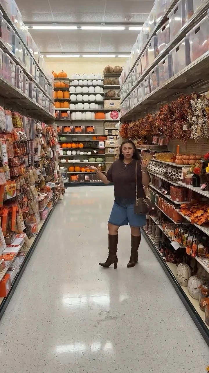 Hobby Lobby my favorite place 🍁🍂
#falldecor #hobbylobby #latinasbelike #falldecorideas #latinacontentcreator