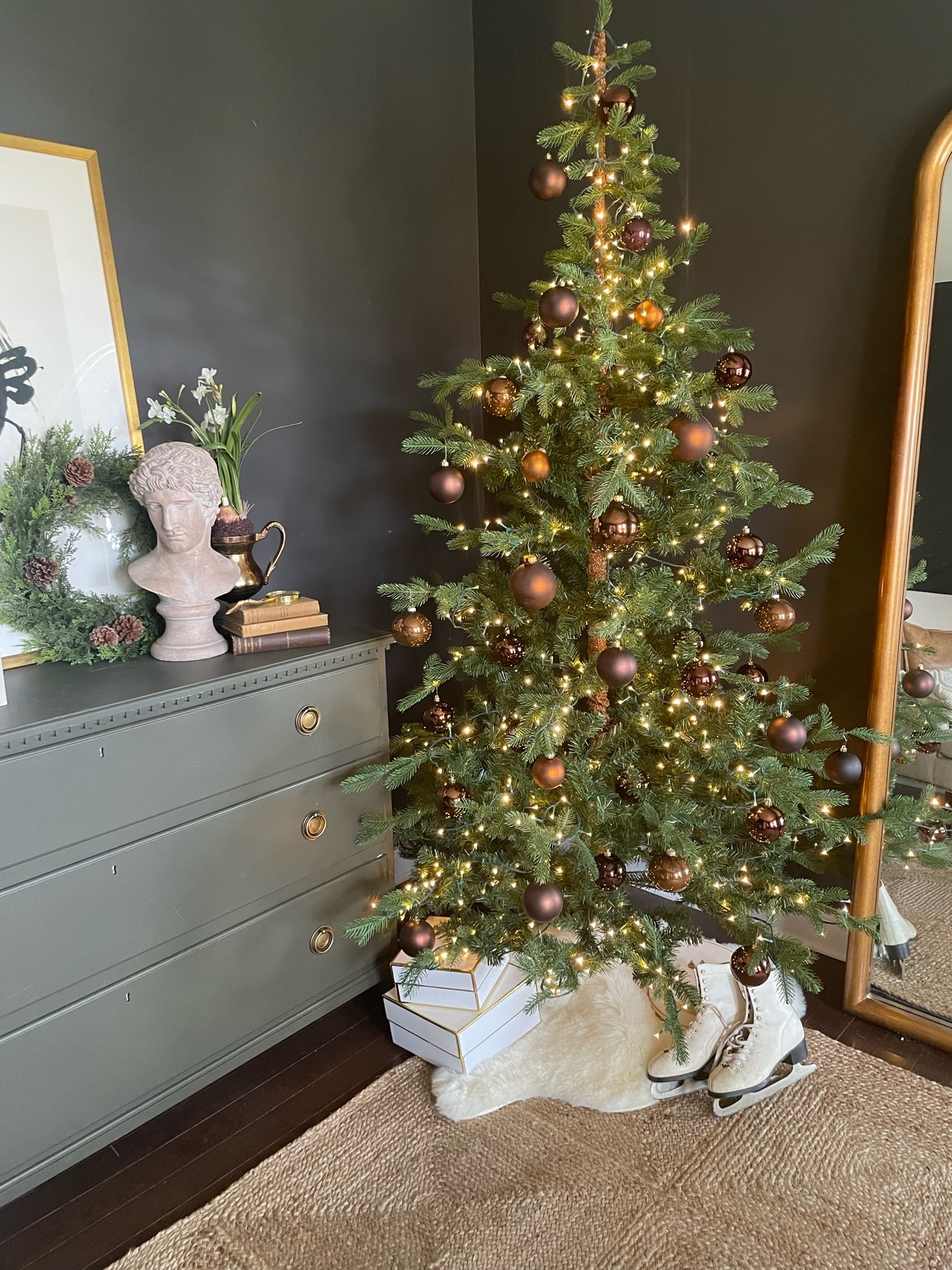 Christmas tree in the study...

#LTKhome #LTKHoliday #LTKSeasonal