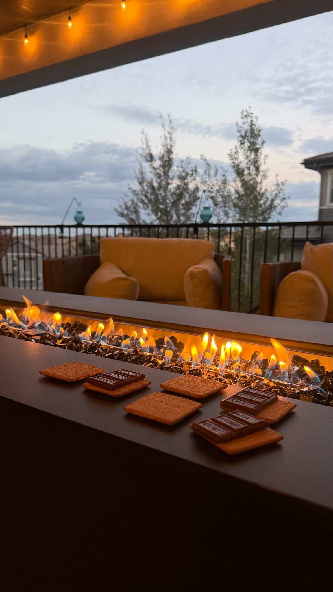 Smores on a Friday night 🥰