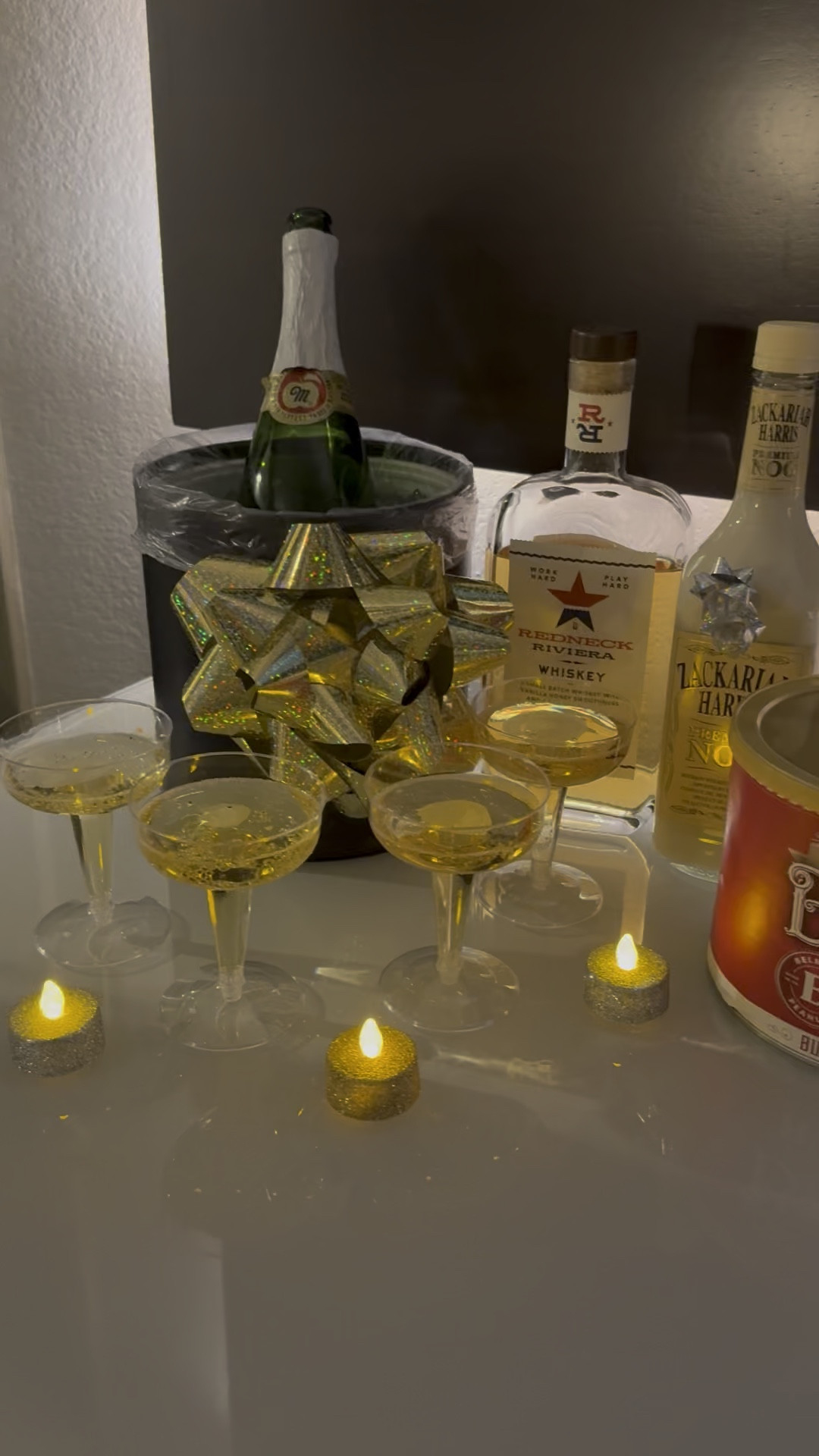 Made the most of our hotel room and surprise the kids with some #Martinellis #NYE #NewYearsEve2025 #NYE2025 #HotelNY