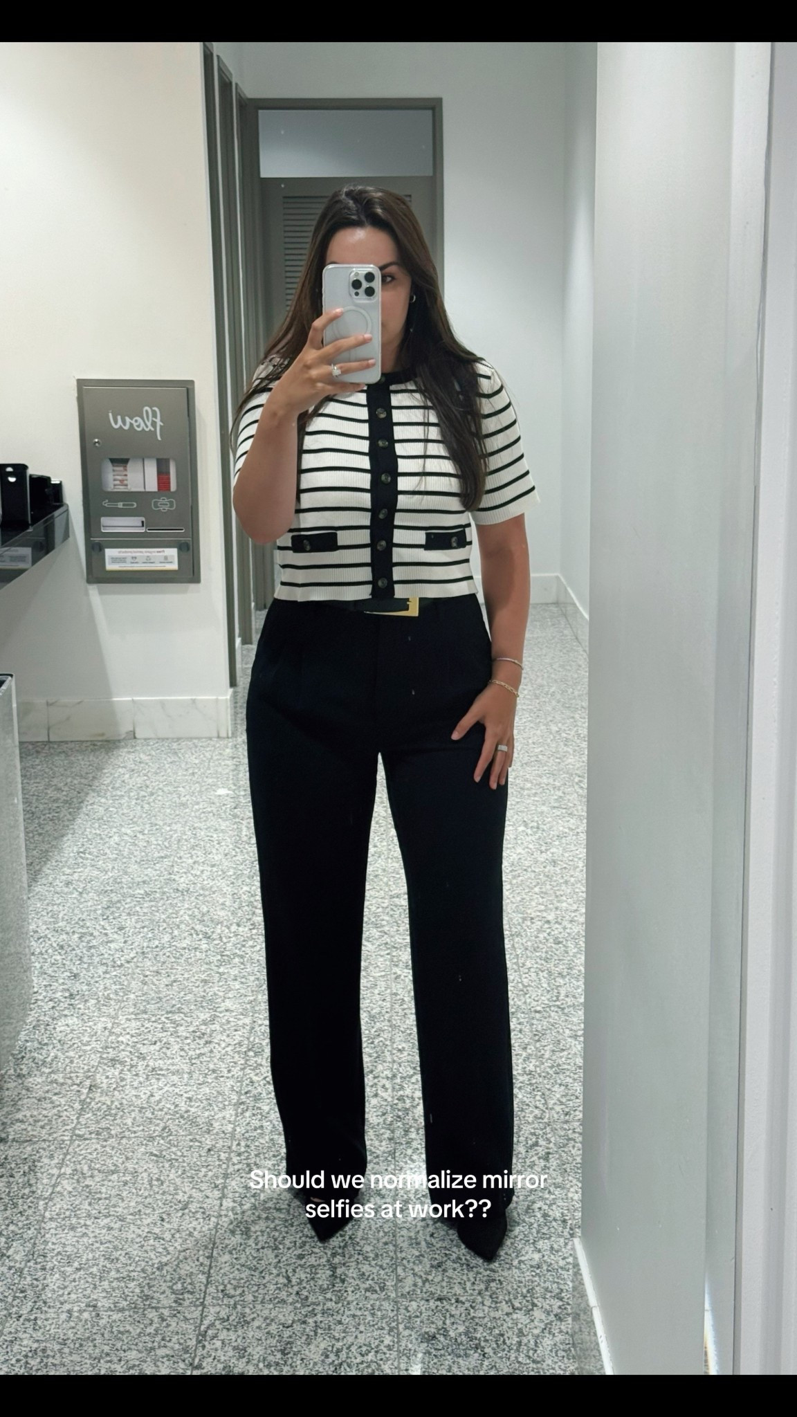 Black and white work fit for the corporate ladies! Favorite work pants from Aritzia are beyond comfy🤓

#LTKWorkwear #LTKFindsUnder100 #LTKStyleTip
