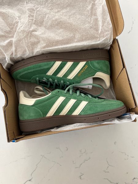 Adidas green suede leather trainers spezials

#LTKSeasonal #LTKshoecrush #LTKeurope