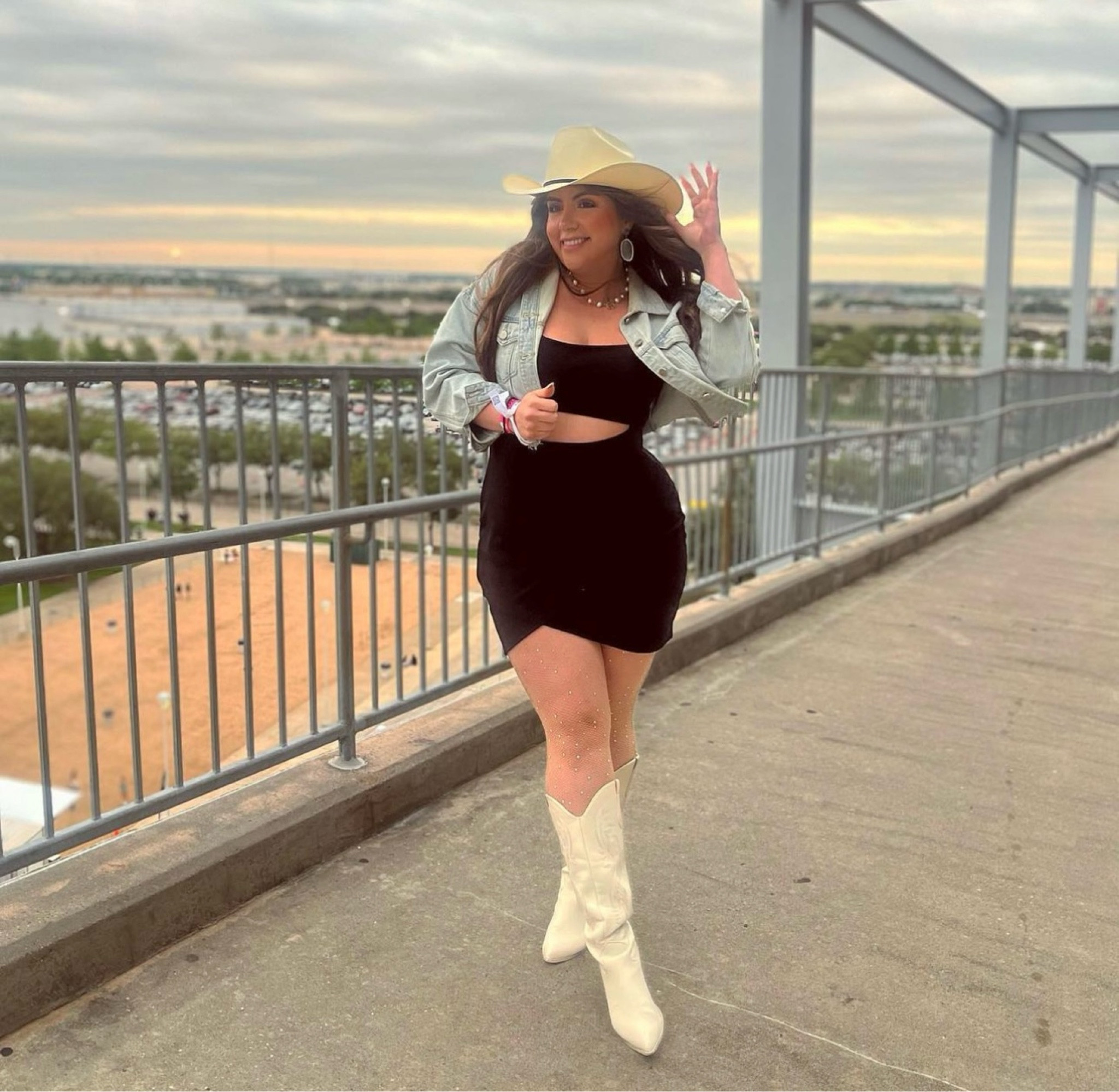 Rodeo outfit 🤠🪩 

#LTKmidsize #LTKSeasonal #LTKsalealert