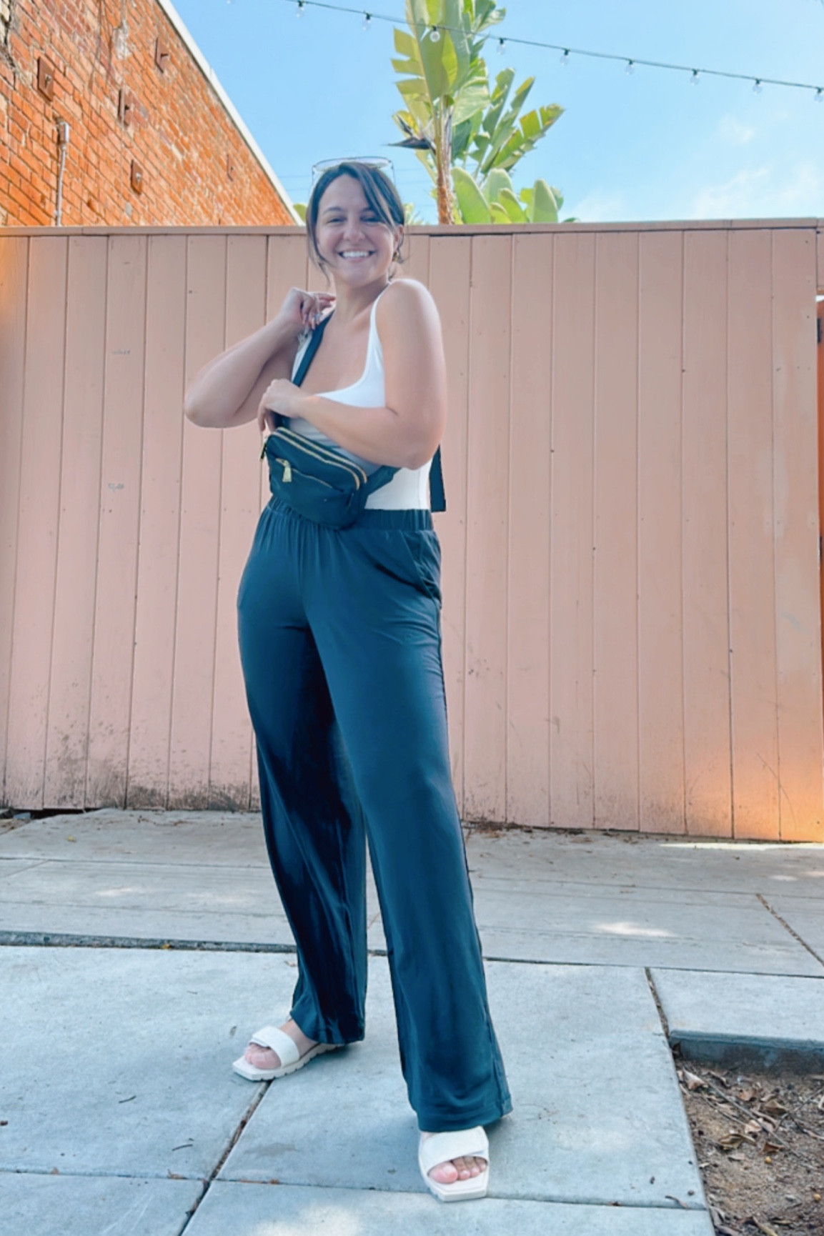 Peep the fanny pack 💖