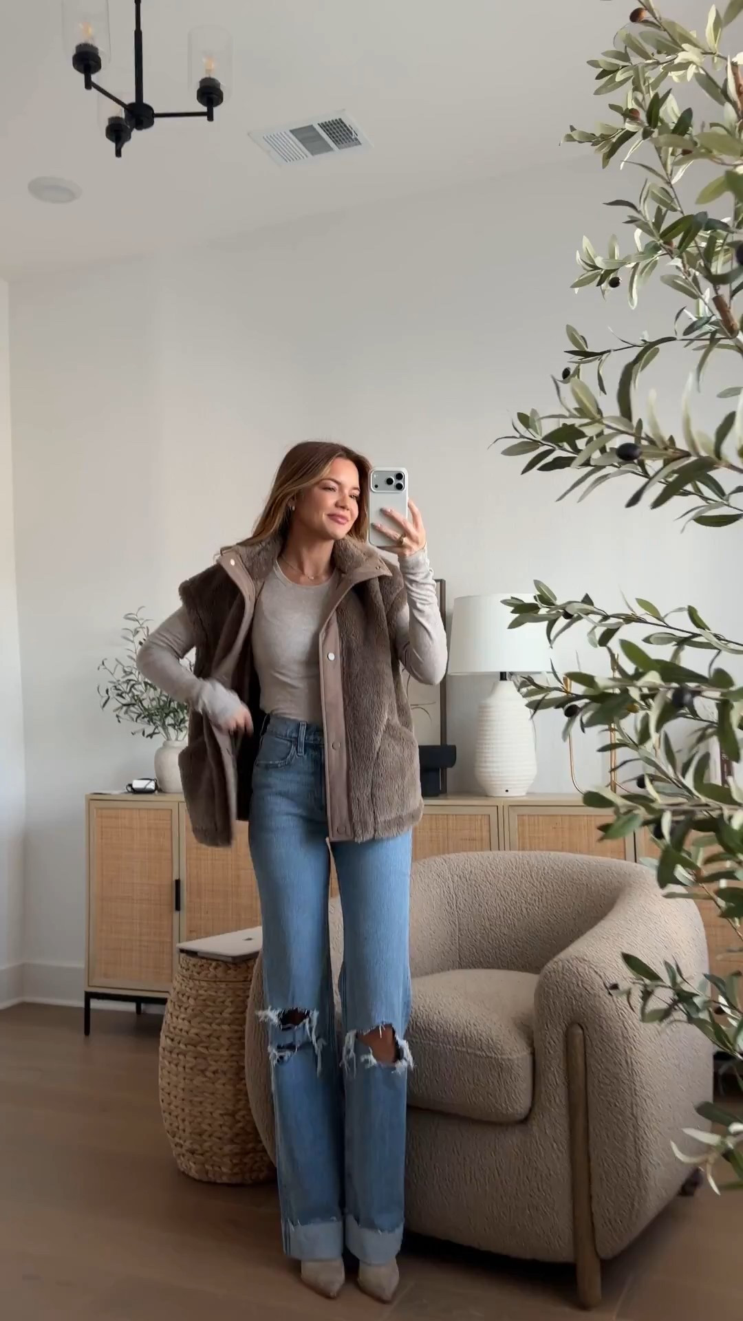 vest: small (color: COFFEE) // long sleeve: xs // jeans: 24 regular (i’m 5’3)