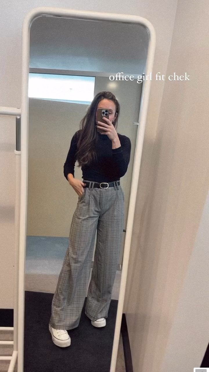Corporate office girlie fit check ✨
Vibey wide leg trousers, a black belt that elevates everything, and a cute fitted black turtleneck. Top it off with gold hoops and your platform converse for that cool but effortless energy we all need 🔥