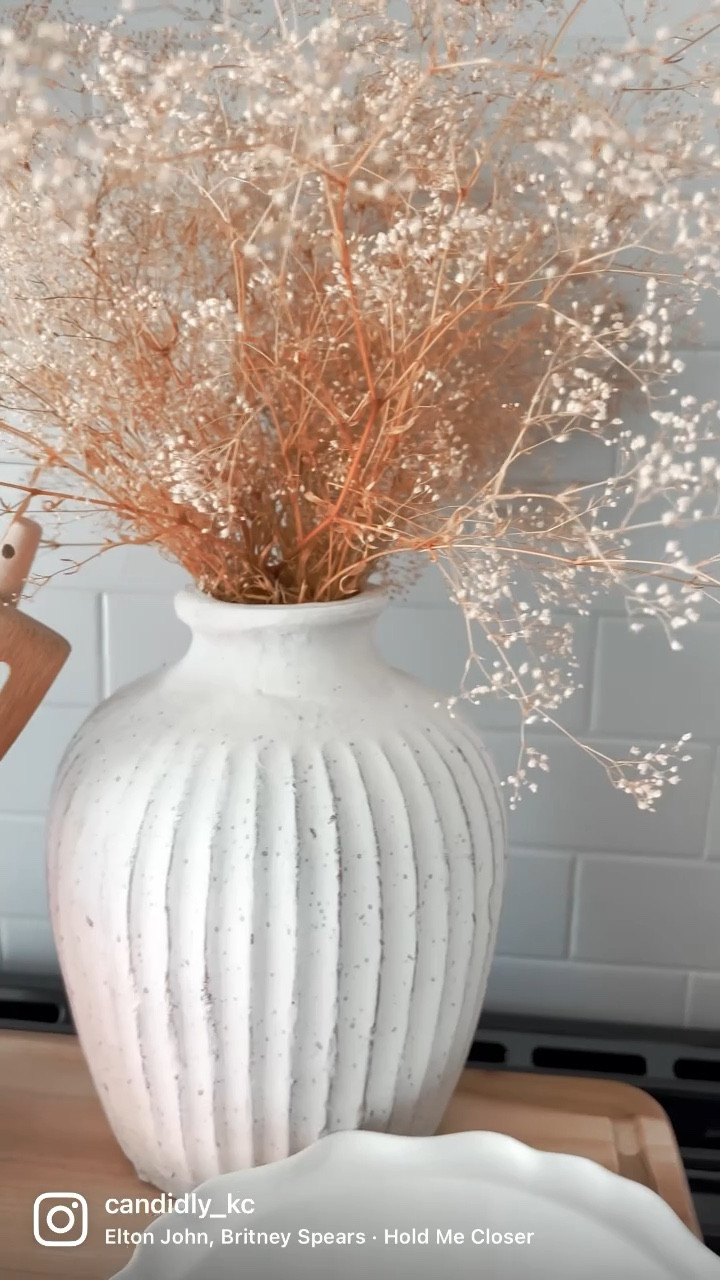 #Kitchenorganization #Kitchen #kitchencounter #Kitchendecor #fall #Falldecor #fallhome #fallhometour #kitchenisland #baking #bakingessentials #reeloftheday #Farmhouse #Kitcheninspo #decorinspo #interiordesign #homeDecor #amazon #founditonamazon #amazonhome #bakingreels #cook 


vase / pie plate / cutting board / utensils / fall florals / dried florals 

#ltkkitchen #ltkfall #ltkhome

#LTKSeasonal #LTKunder50 #LTKsalealert