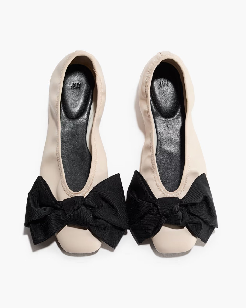 Now detail ballet flats - in beige and black!

#LTKSeasonal