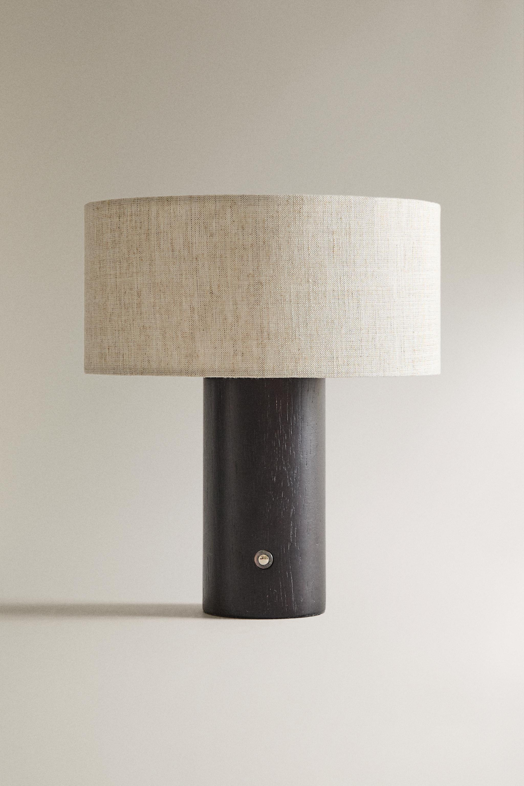 SMALL WOOD AND LINEN CORDLESS TABLE LAMP | Zara US