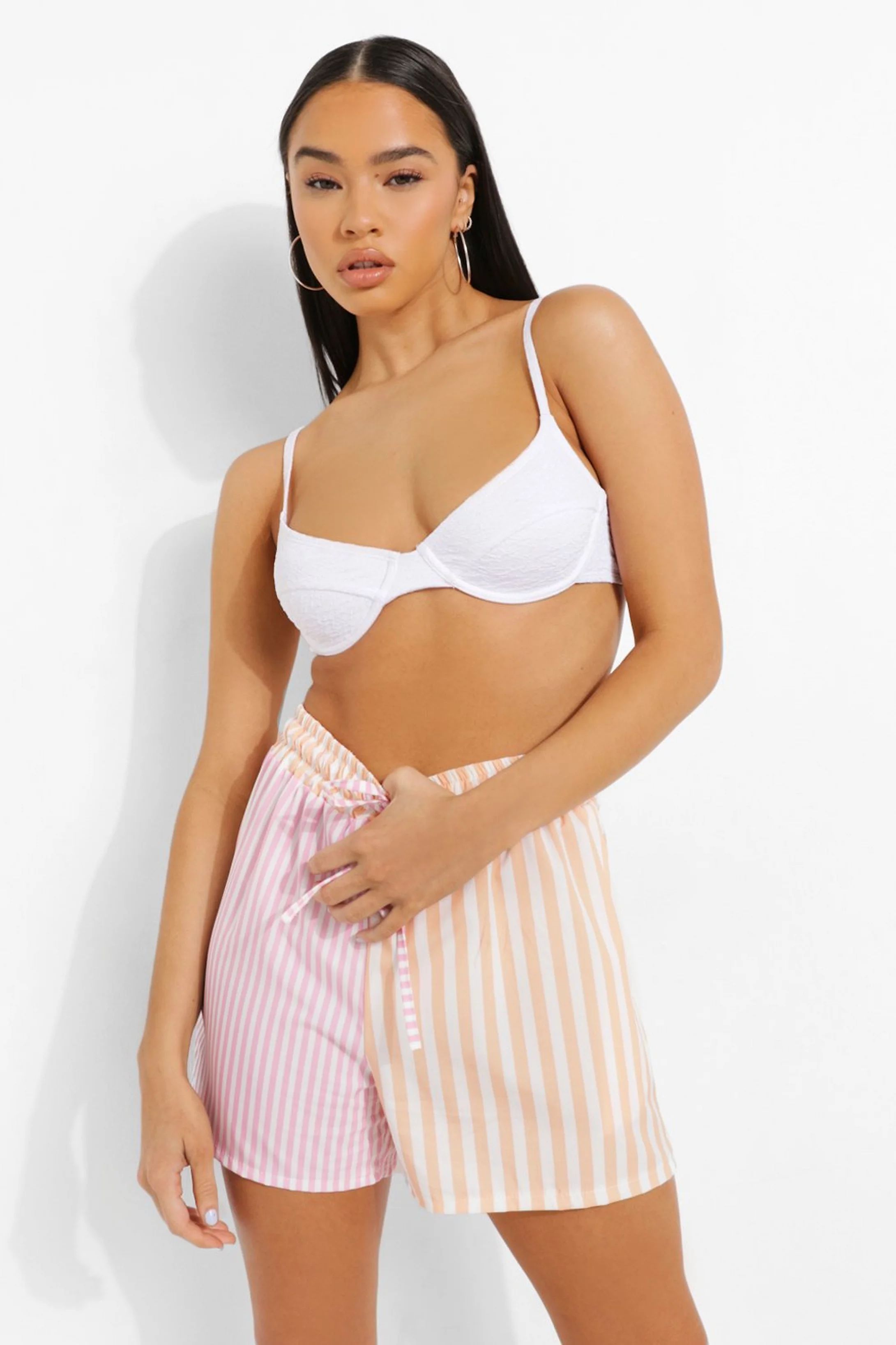 Contrast Stripe Relaxed Fit Shorts | Boohoo.com (UK & IE)