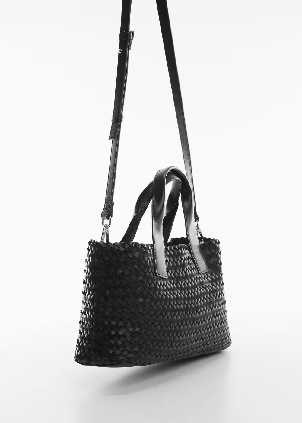 Braided leather bag | MANGO (UK)