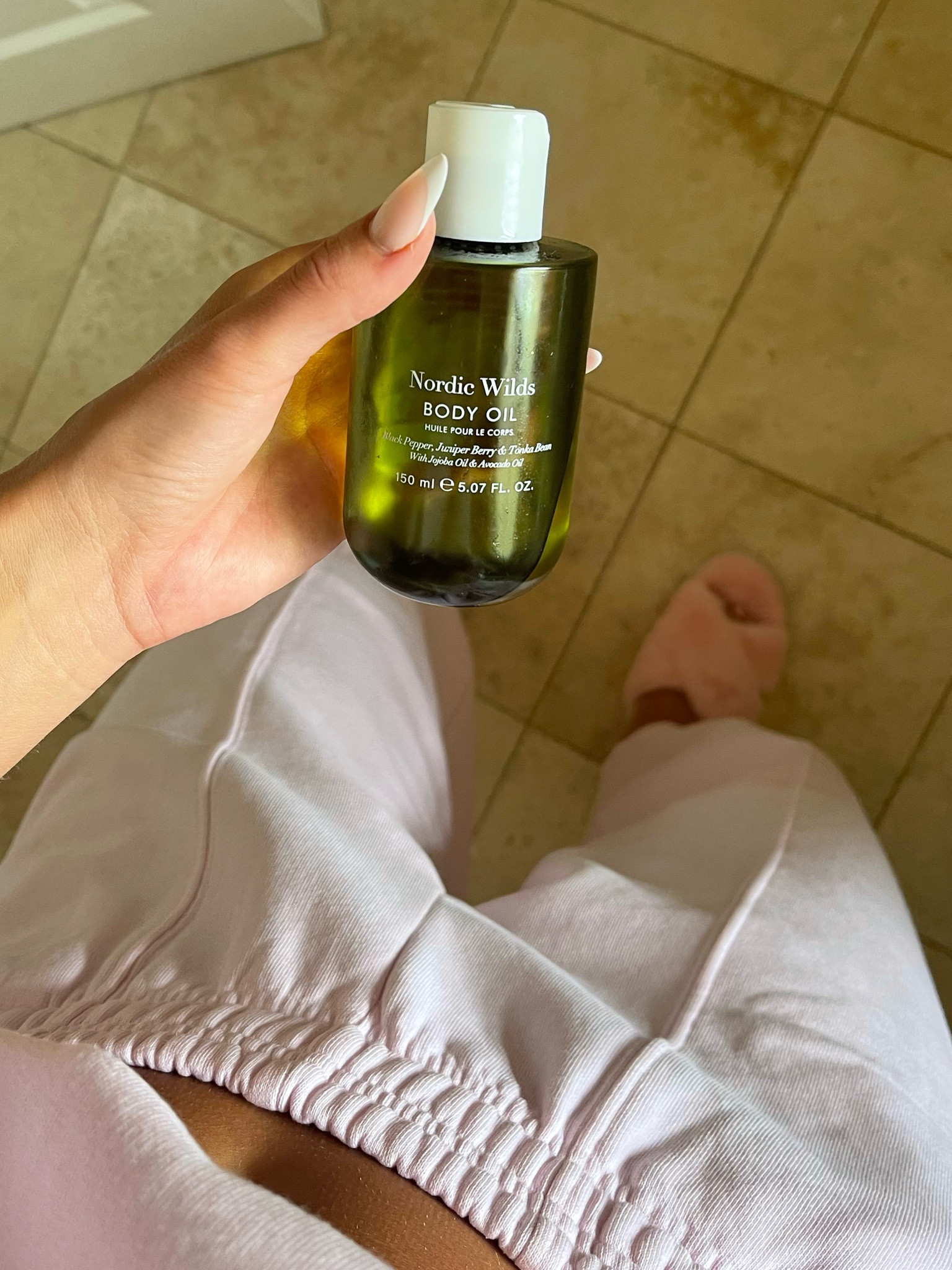 Obsessed with this body oil post shower, dries down so nicely and makes my skin feel so hydrated not oily!! A lovely delicate scent too, one of my favs for summer hols!