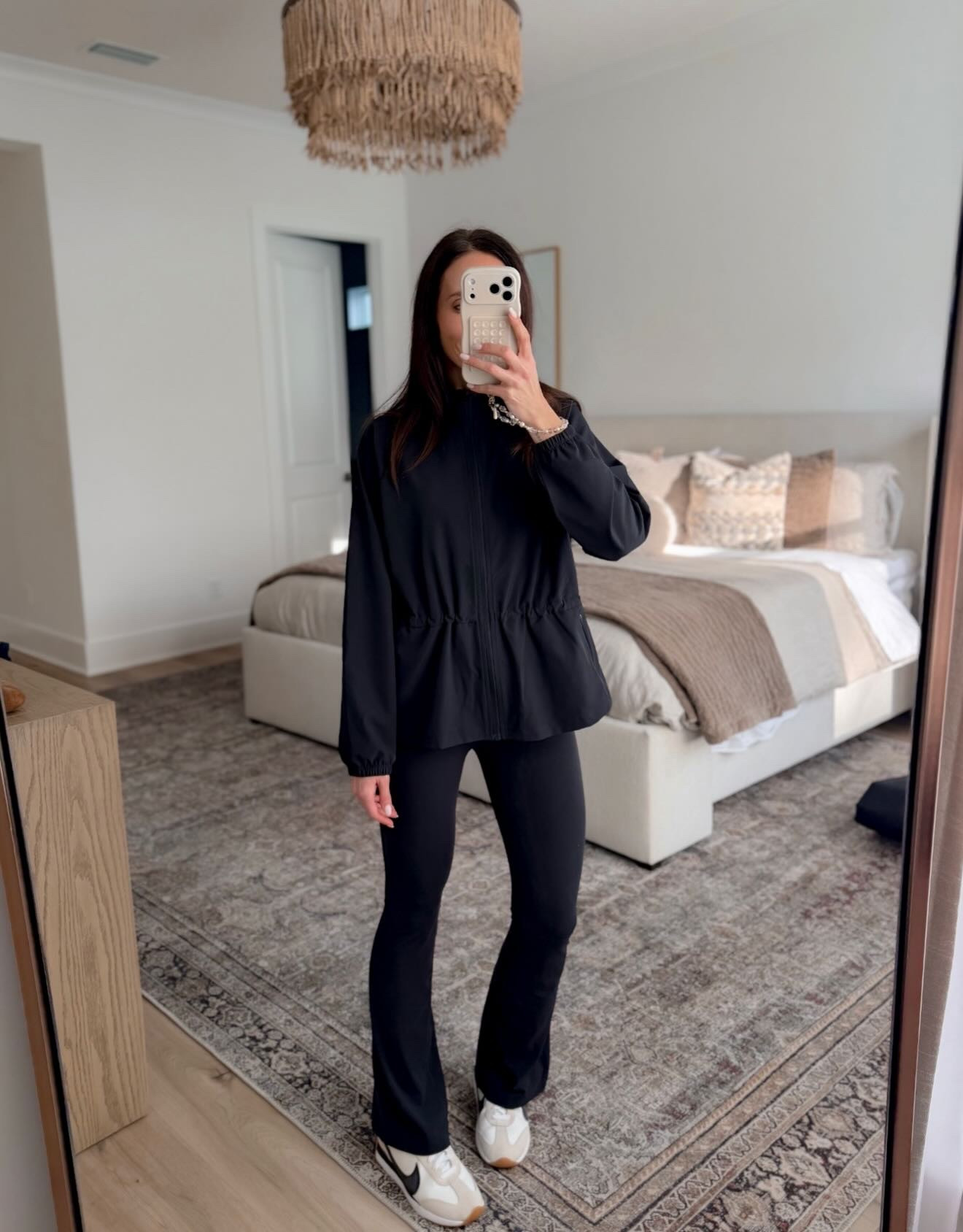 cute athleisure outfit, flared leggings, tie waist athleisure jacket, travel style, travel outfit, annabrstyle

#LTKSeasonal #LTKActive #LTKootd