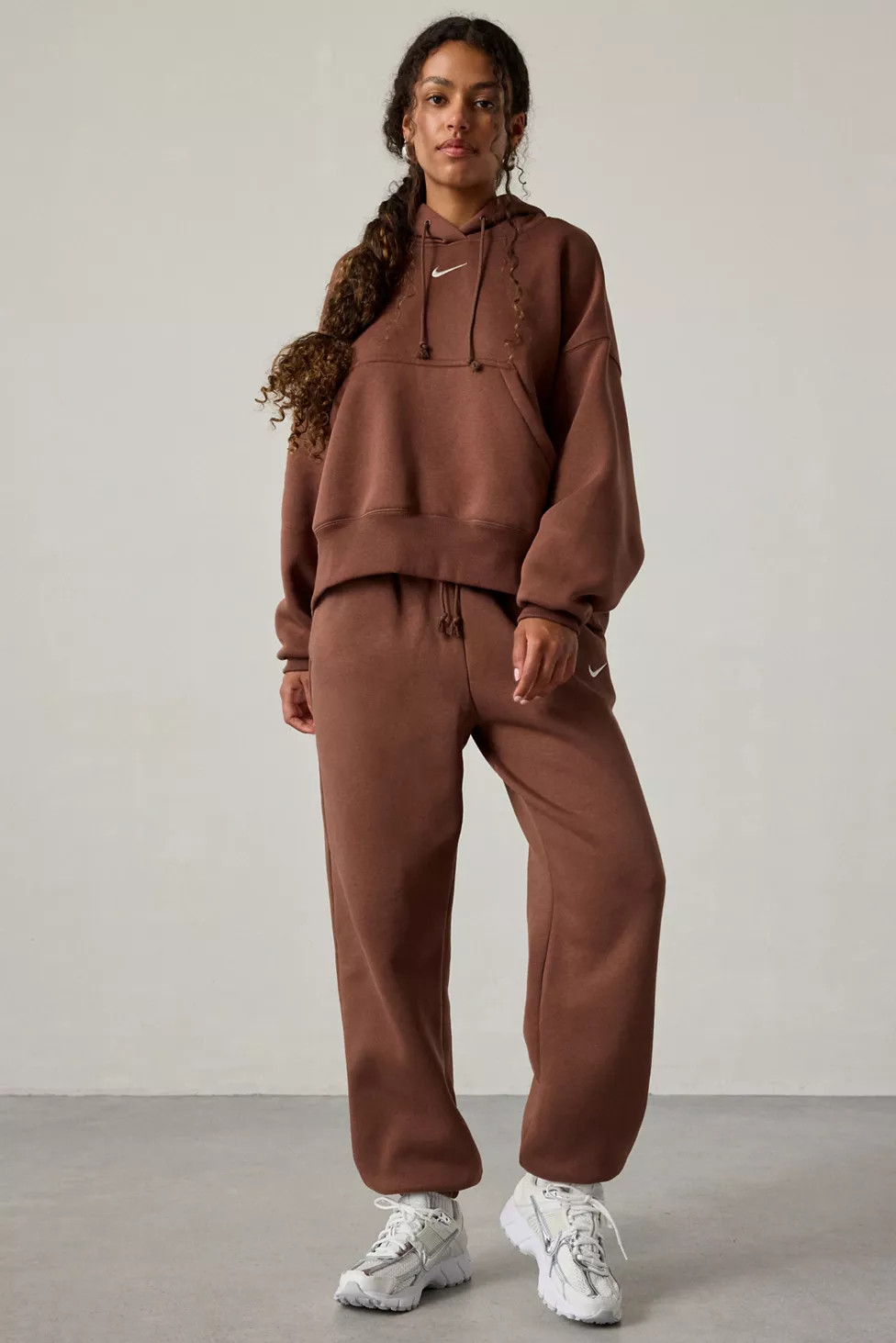 Nike Sportswear Phoenix Fleece High-Rise Oversized Sweatpants | Urban Outfitters (US and RoW)