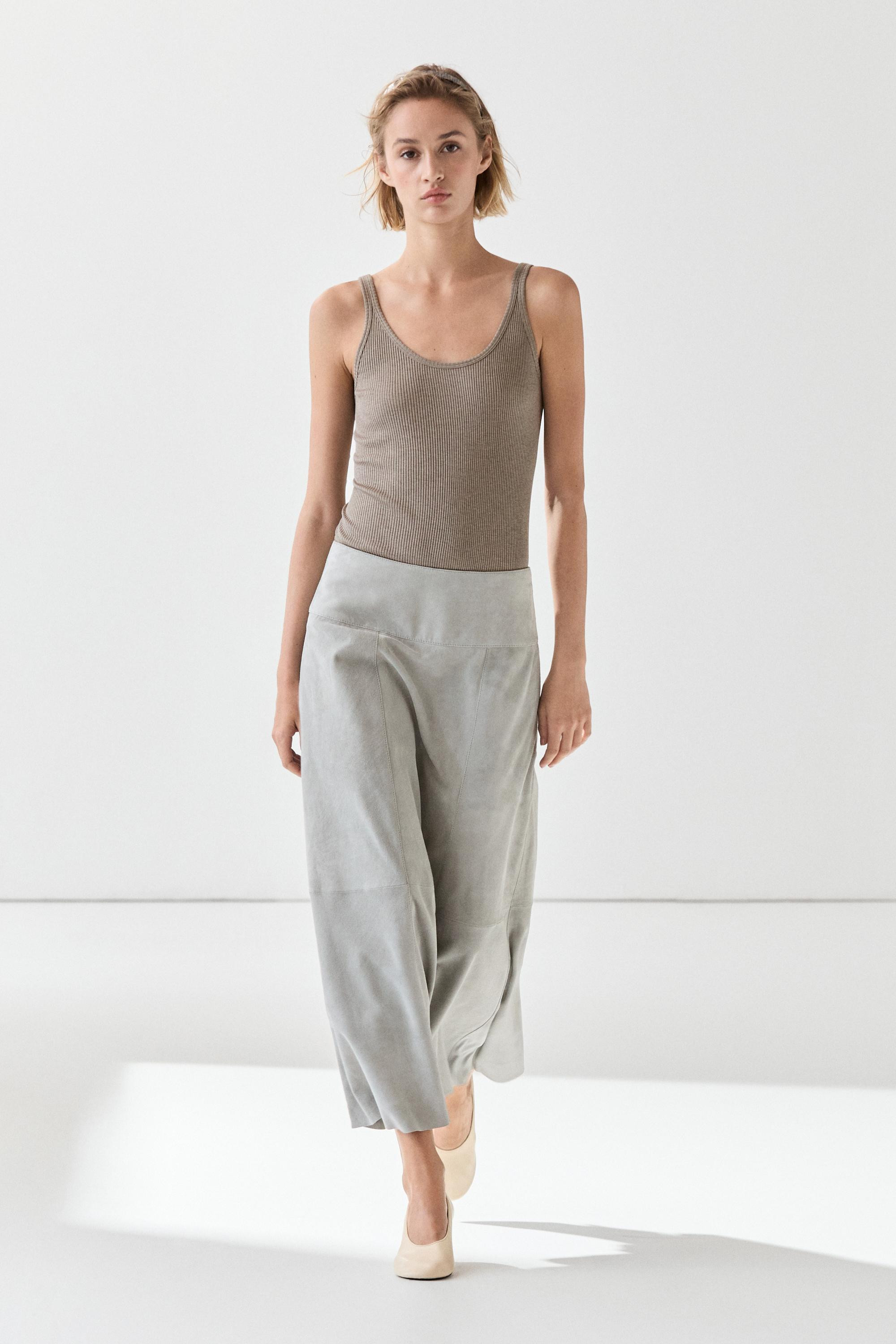 Midirock aus Ziegenleder mit Wildleder-Finish. Design mit Tailleng\u00fcrtel und Rei\u00dfverschl... | Massimo Dutti DE