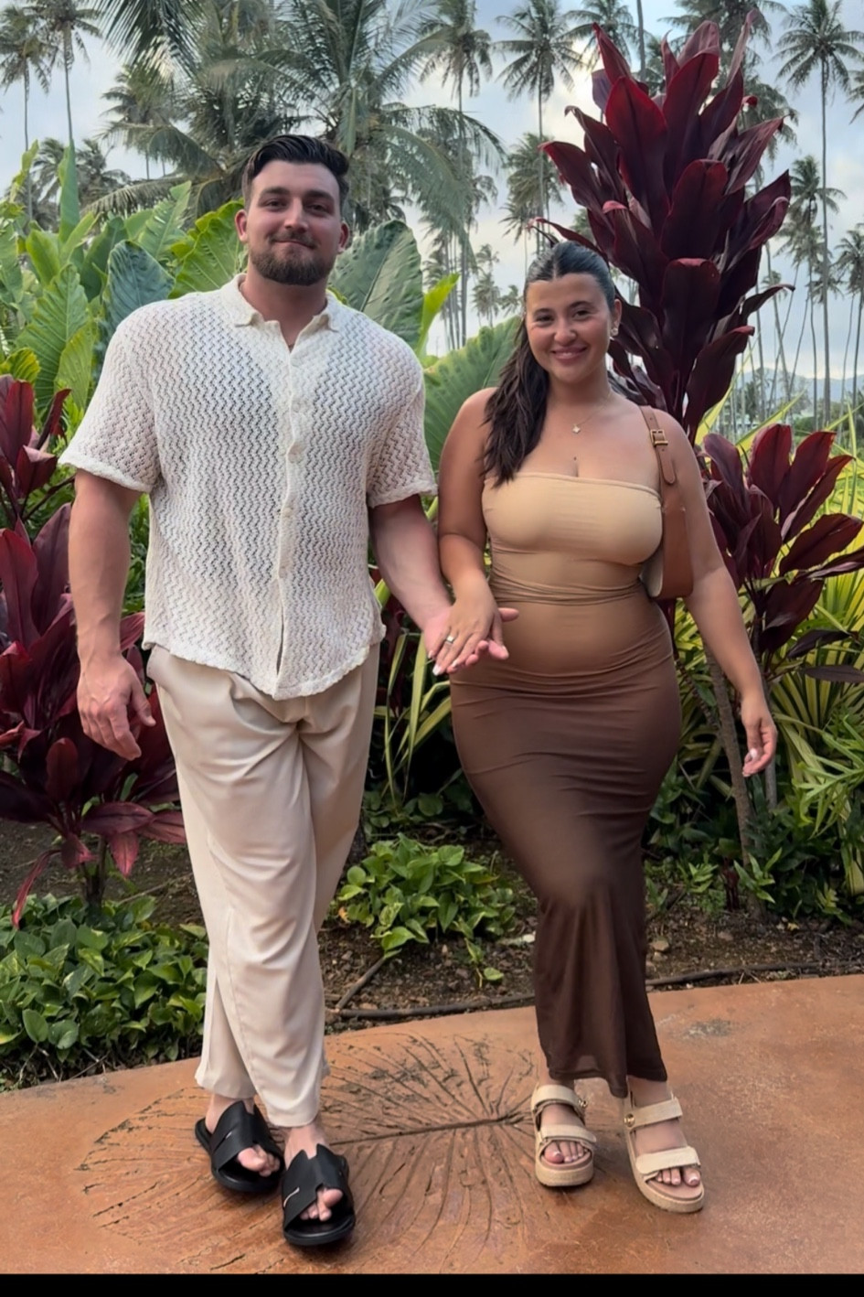 Hawaii outfits! 

#hawaii #vacation #couplesoutfits 

#LTKSummerEdit #LTKFindsUnder50 #LTKMidsize