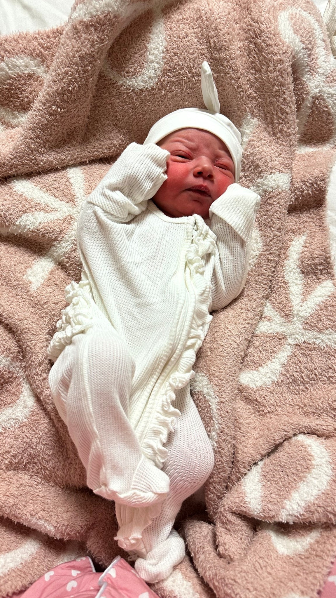 My fresh newborn bby 💖🥰😫

#LTKmomlife #LTKBaby #LTKgrwm